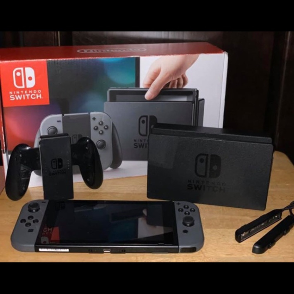 Nintendo Switch - Picture 8 of 8